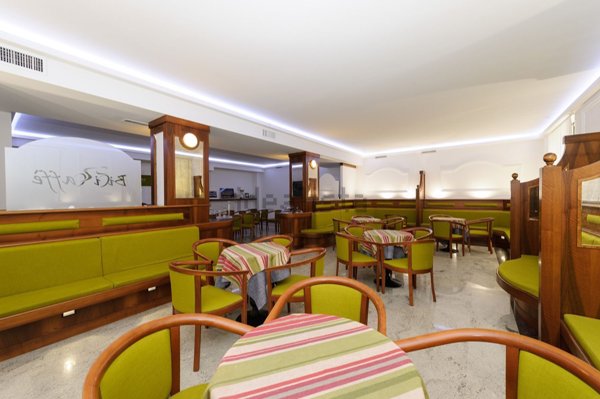 locale commerciale in vendita a Sarnico