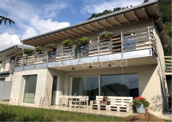 casa indipendente in vendita a Sarnico