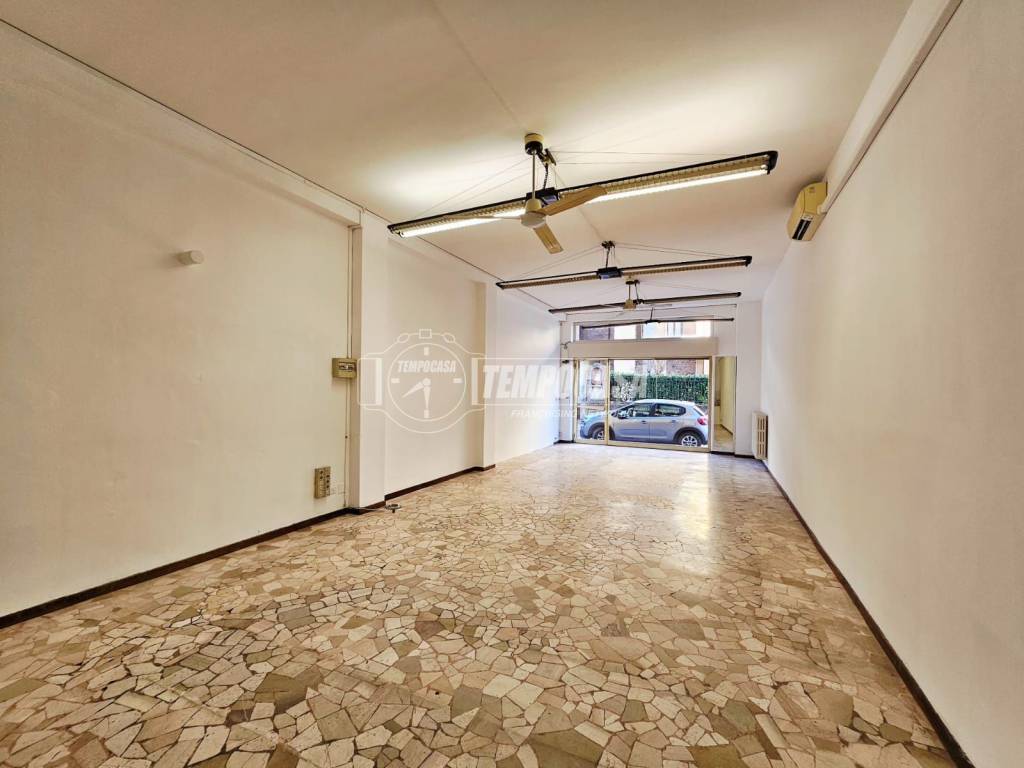 negozio in vendita a Sarnico