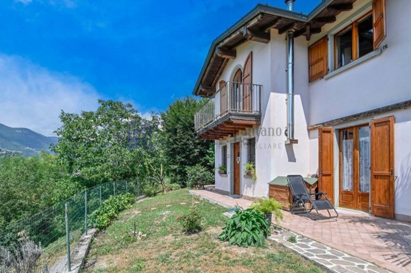 casa indipendente in vendita a Sarnico