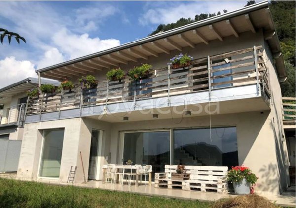 casa indipendente in vendita a Sarnico