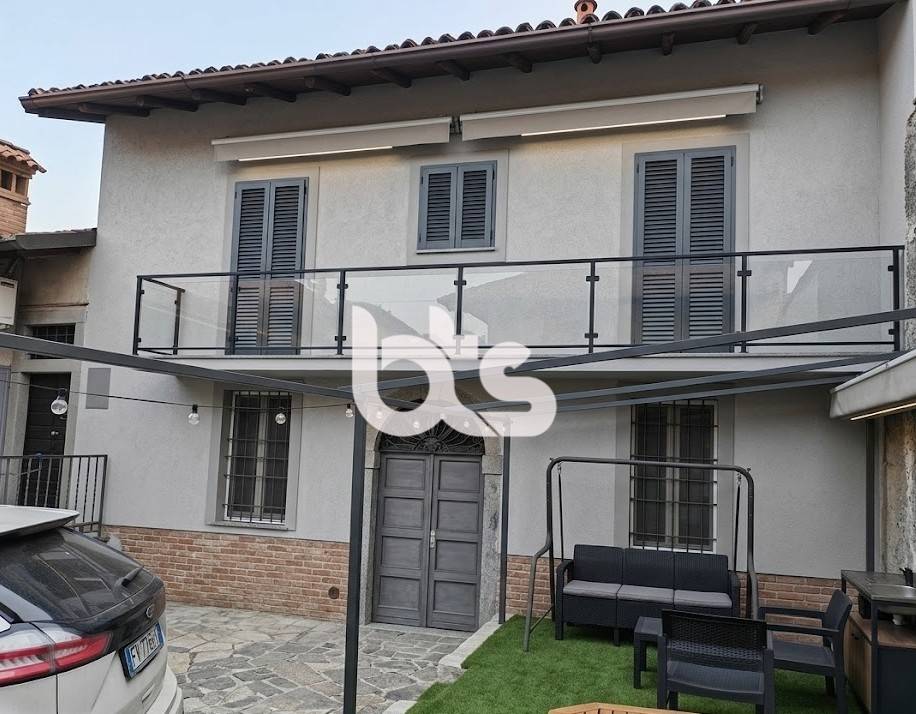 casa indipendente in vendita a Sarnico