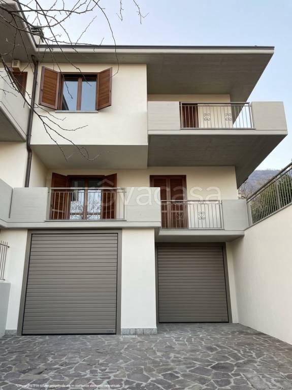 casa indipendente in vendita a Sarnico