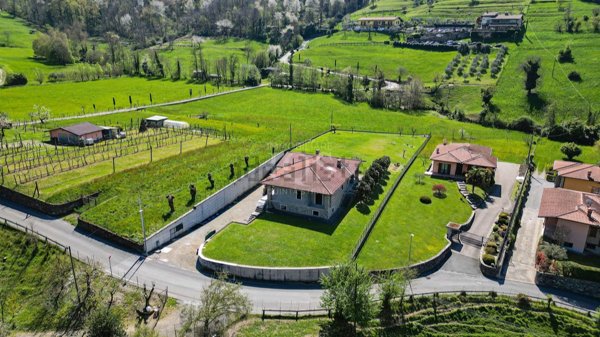 casa indipendente in vendita a Sarnico