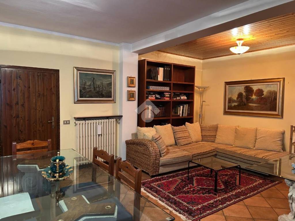 casa indipendente in vendita a Sarnico in zona Rudello