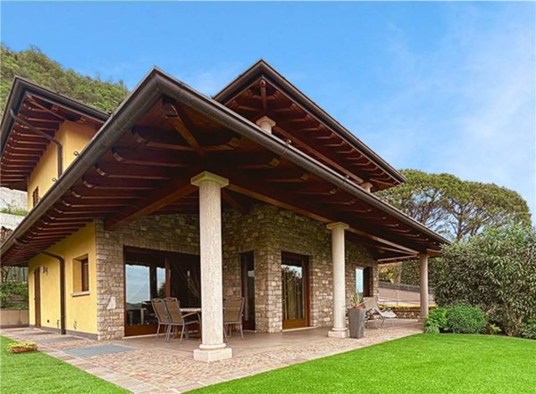 casa indipendente in vendita a Sarnico in zona Rudello