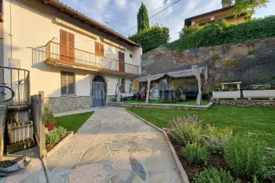 casa indipendente in vendita a Sarnico