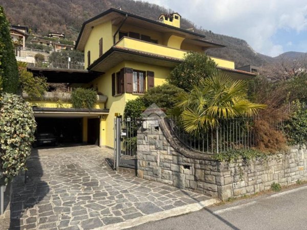 casa indipendente in vendita a Sarnico in zona Rudello