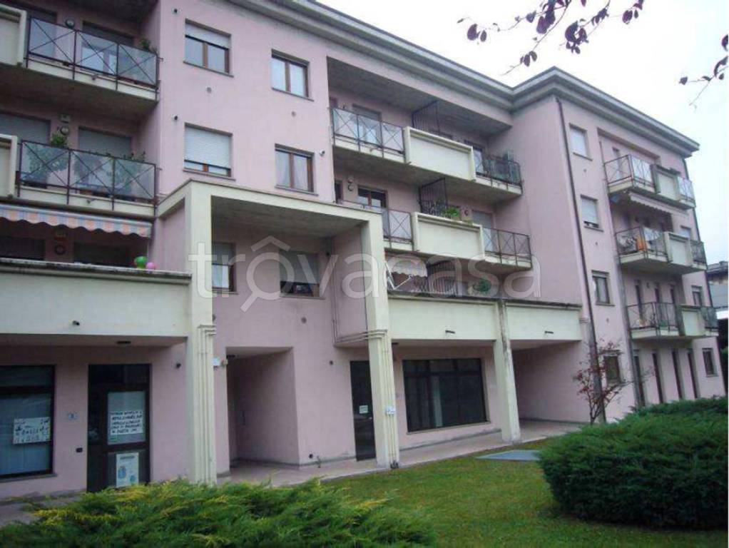 appartamento in vendita a Scanzorosciate in zona Tribulina