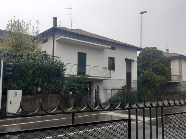 casa indipendente in vendita a Scanzorosciate