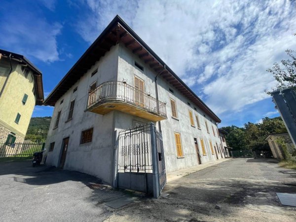 casa indipendente in vendita a Scanzorosciate in zona Gavarno
