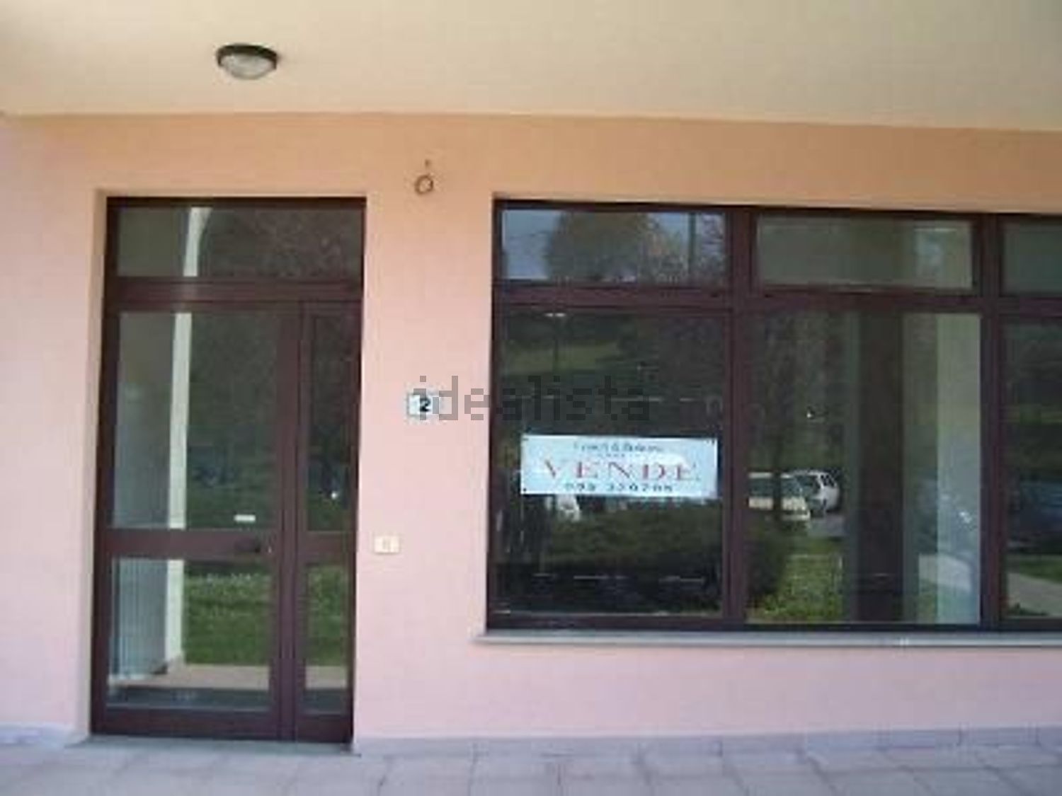 negozio in vendita a Scanzorosciate in zona Tribulina