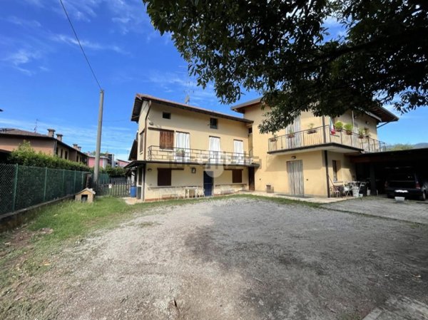 villa in vendita a Scanzorosciate