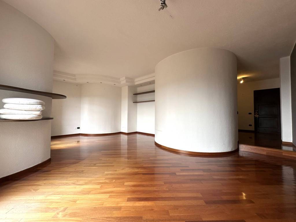 casa indipendente in vendita a Scanzorosciate in zona Tribulina