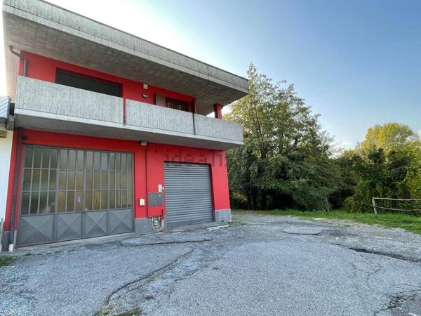 casa indipendente in vendita a Scanzorosciate in zona Tribulina