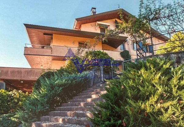 casa indipendente in vendita a Scanzorosciate