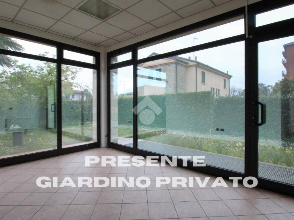 negozio in vendita a Scanzorosciate