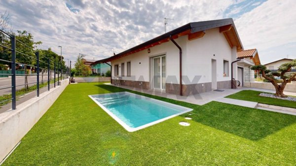 casa indipendente in vendita a Scanzorosciate