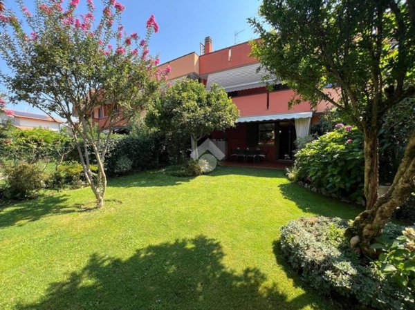 casa indipendente in vendita a Scanzorosciate