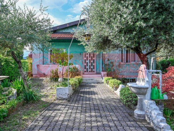 casa indipendente in vendita a Scanzorosciate