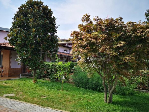 casa indipendente in vendita a Scanzorosciate