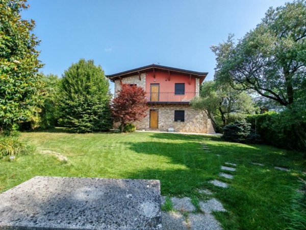casa indipendente in vendita a Scanzorosciate