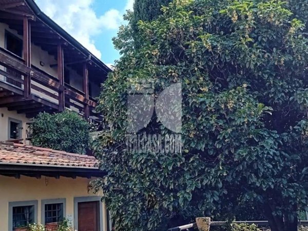 appartamento in vendita a Scanzorosciate in zona Tribulina