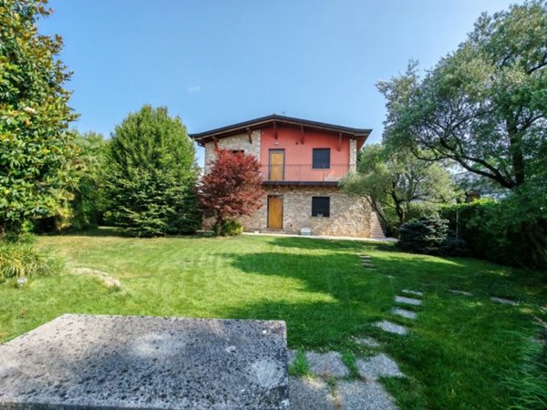 casa indipendente in vendita a Scanzorosciate