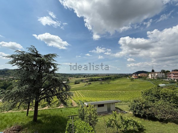 casa indipendente in vendita a Scanzorosciate in zona Tribulina