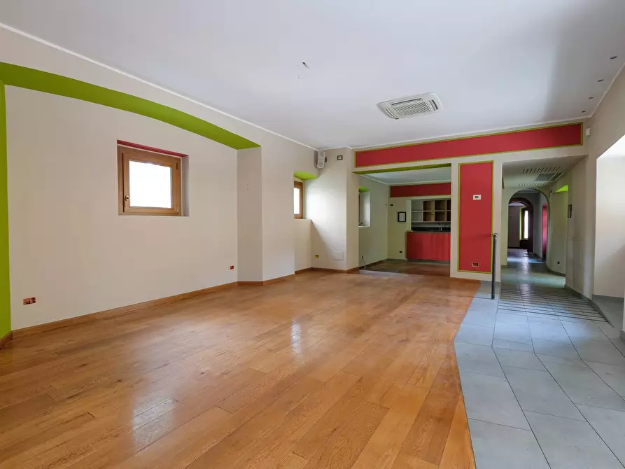 negozio in vendita a Scanzorosciate