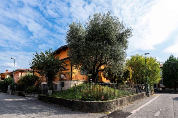 casa indipendente in vendita a Scanzorosciate