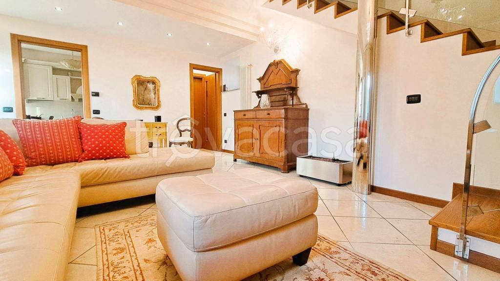 appartamento in vendita a Scanzorosciate