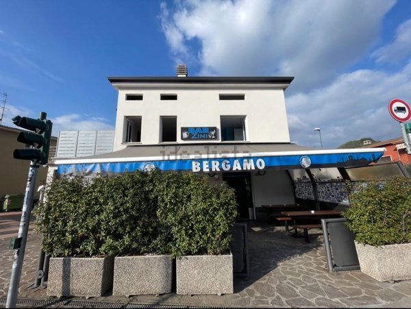 negozio in vendita a Scanzorosciate