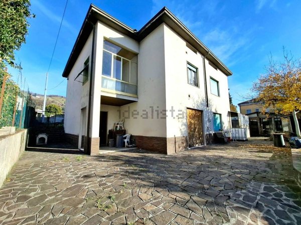 casa indipendente in vendita a Scanzorosciate