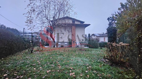 casa indipendente in vendita a Scanzorosciate