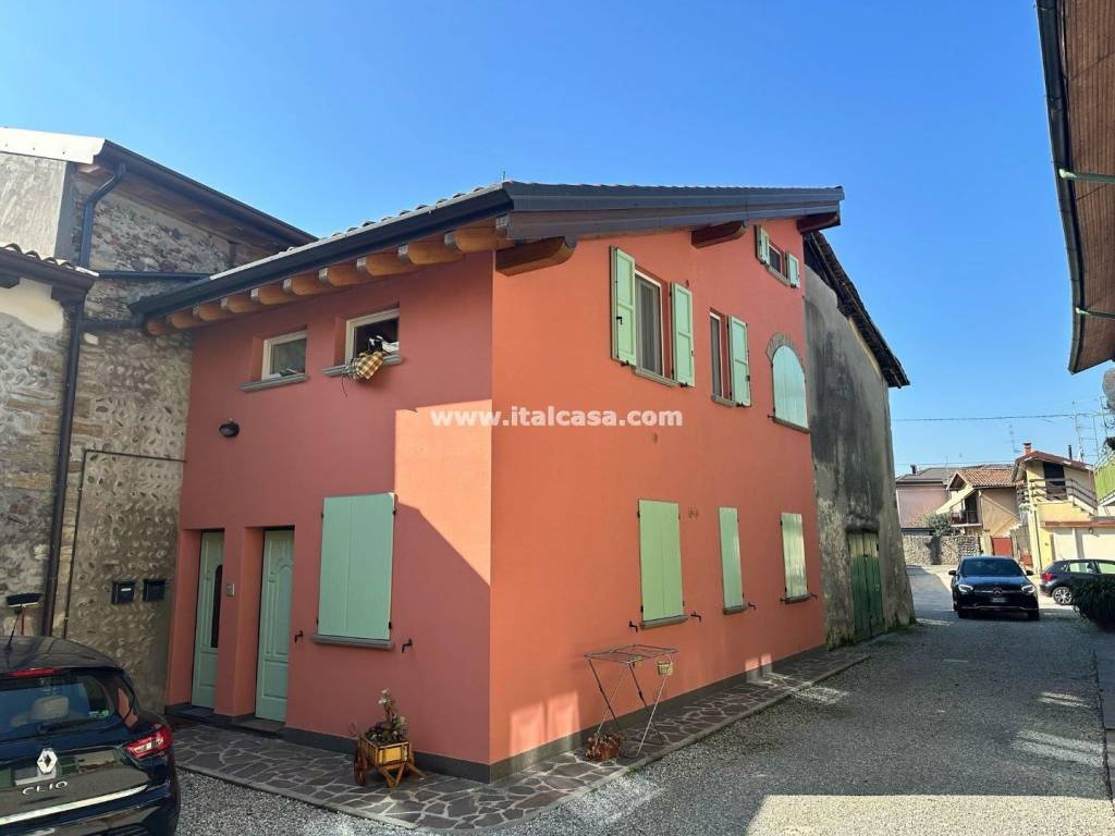 appartamento in vendita a Scanzorosciate