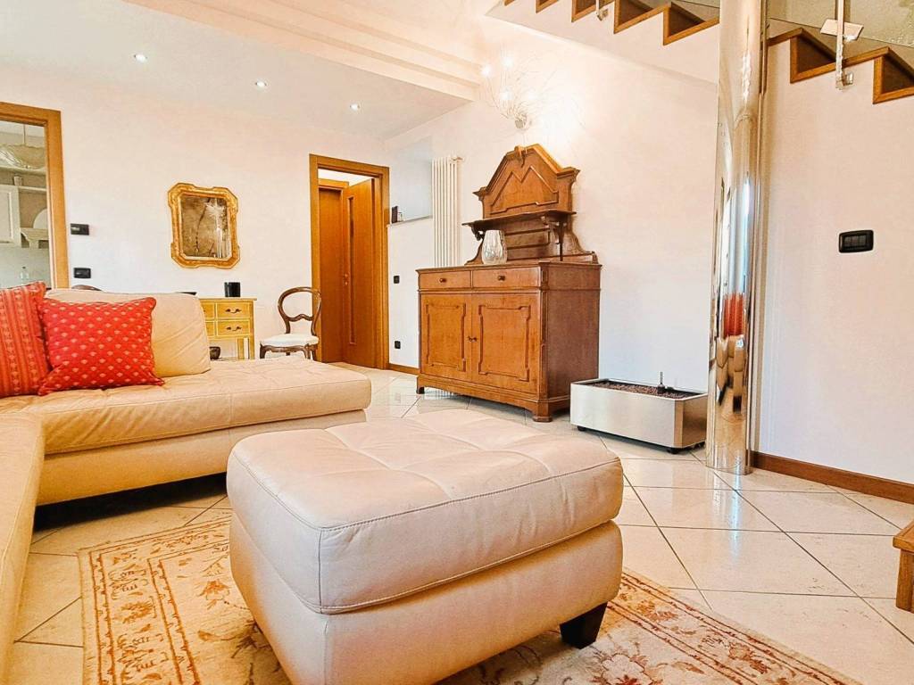 appartamento in vendita a Scanzorosciate