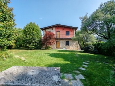 casa indipendente in vendita a Scanzorosciate