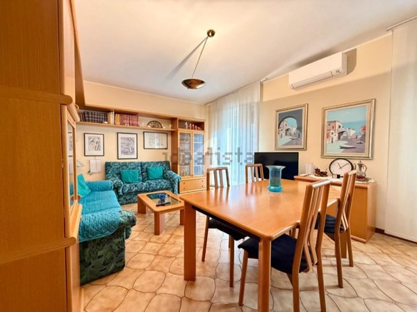 casa indipendente in vendita a Scanzorosciate in zona Negrone