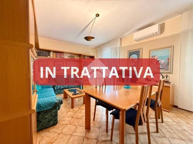 casa indipendente in vendita a Scanzorosciate in zona Negrone