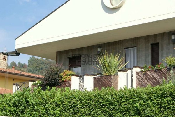 casa indipendente in vendita a Scanzorosciate