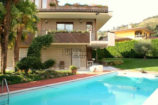 casa indipendente in vendita a Scanzorosciate