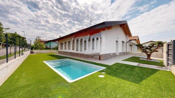 casa indipendente in vendita a Scanzorosciate