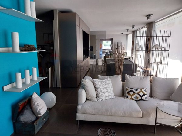 locale commerciale in vendita a Scanzorosciate