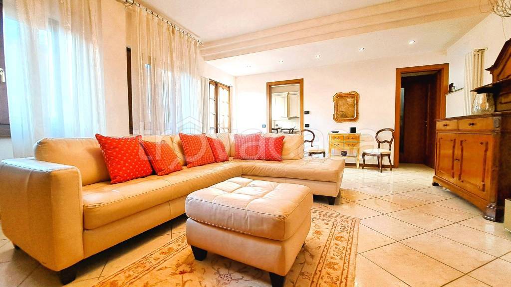 appartamento in vendita a Scanzorosciate