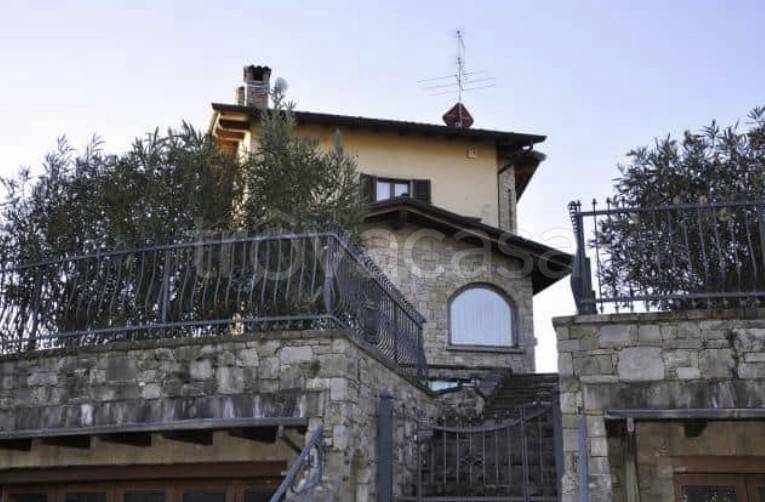 casa indipendente in vendita a Scanzorosciate