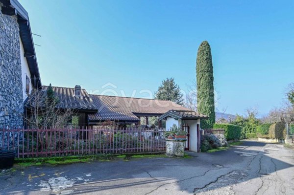 casa indipendente in vendita a Scanzorosciate in zona Tribulina