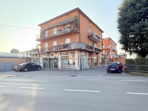negozio in vendita a Scanzorosciate