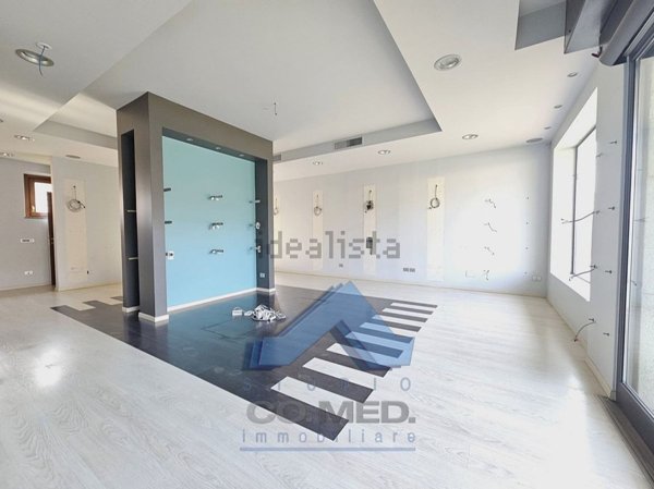 negozio in vendita a Scanzorosciate