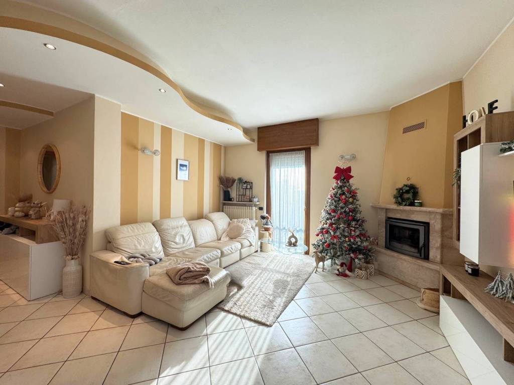 appartamento in vendita a Scanzorosciate in zona Negrone